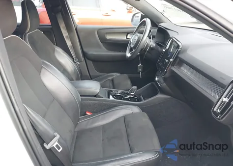 2020 Volvo Xc40 T4 R-Design из США, поврежденный, VIN YV4AC2HM4L2241046